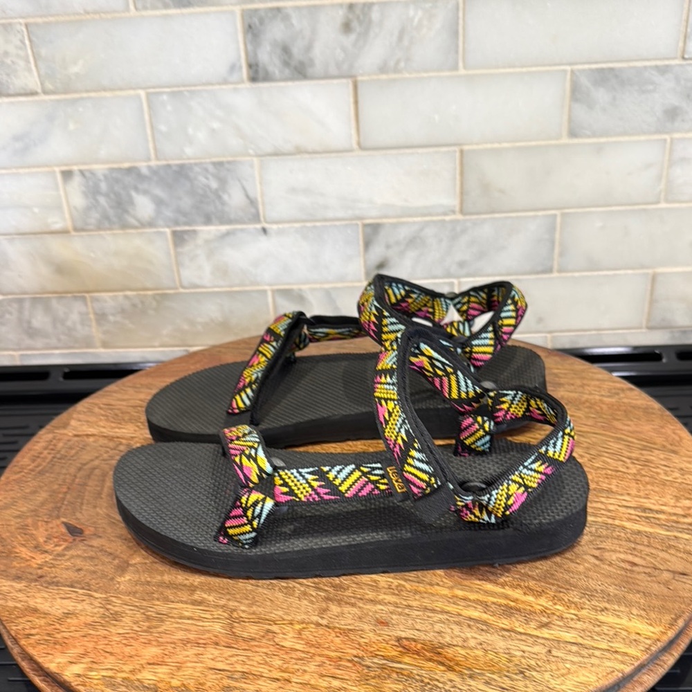 Teva Women’s Original Universal Boomerang Pink Sandals